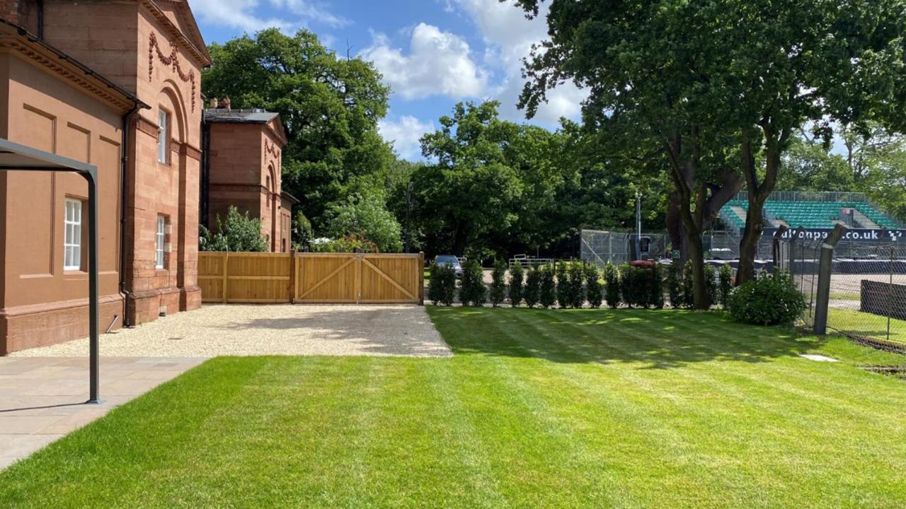 Oulton Park Lodge Little Budworth Esterno foto